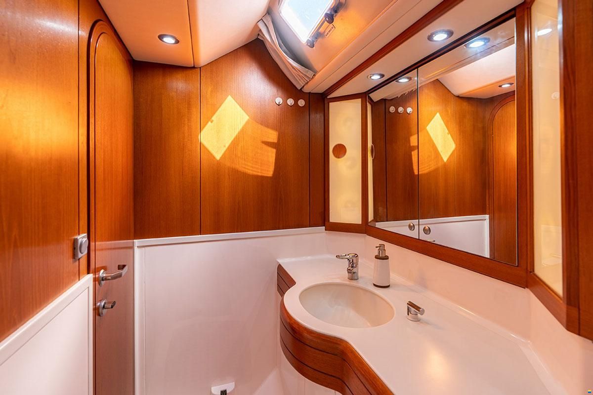 Nautors Swan 70