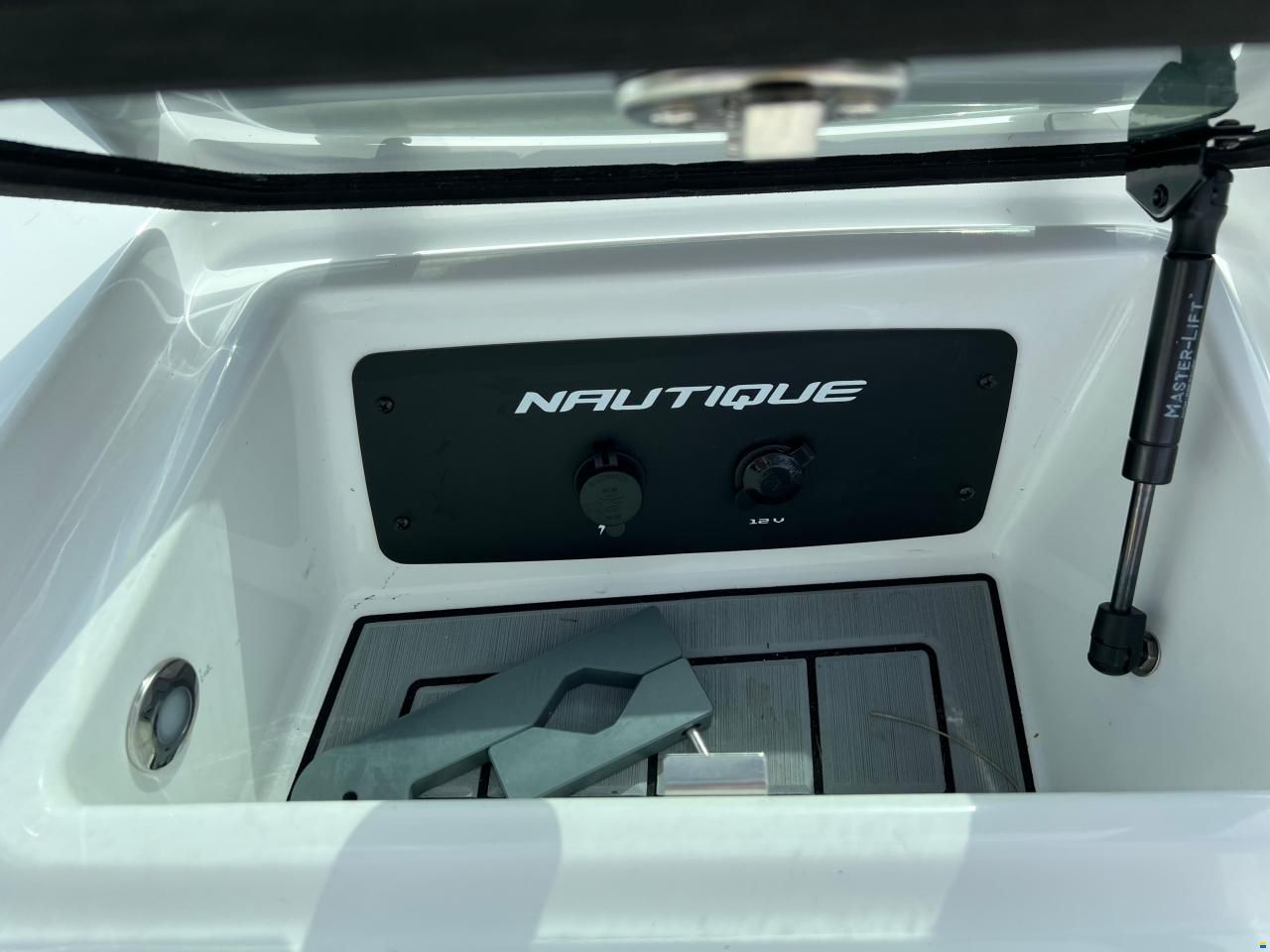 Correct Craft Nautique 200