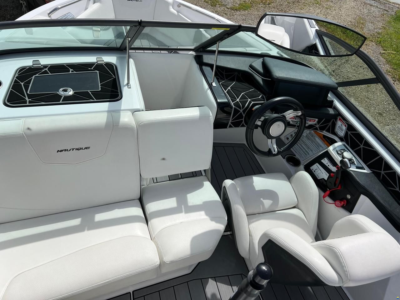 Correct Craft Nautique 200