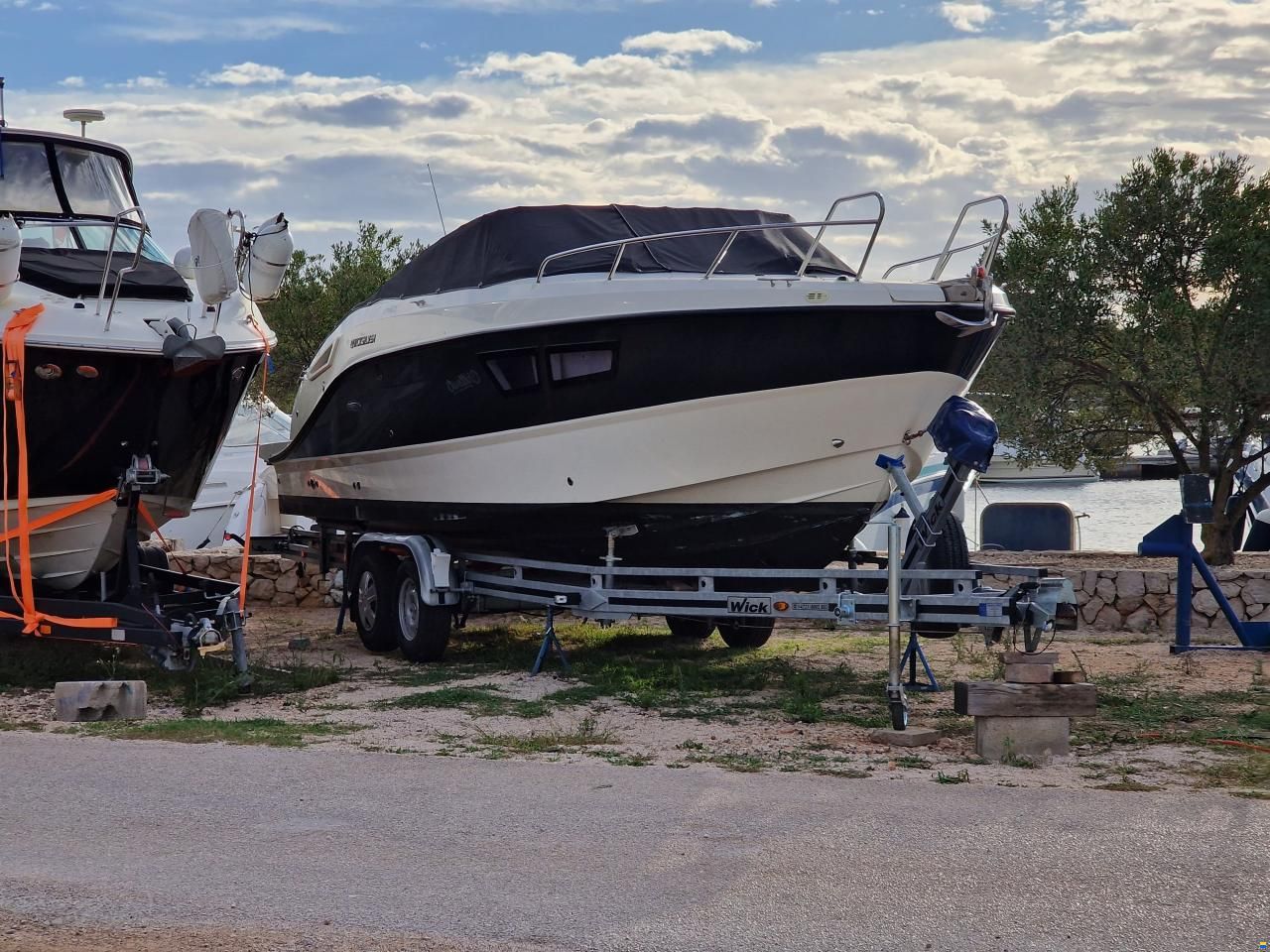 Quicksilver 805 Cruiser