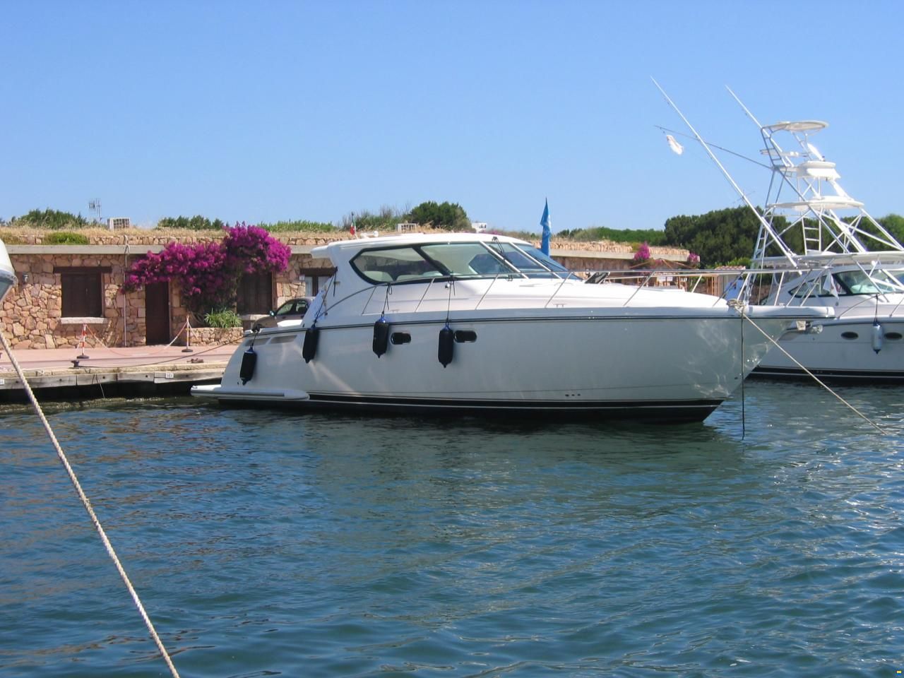 Tiara Sovran 4300