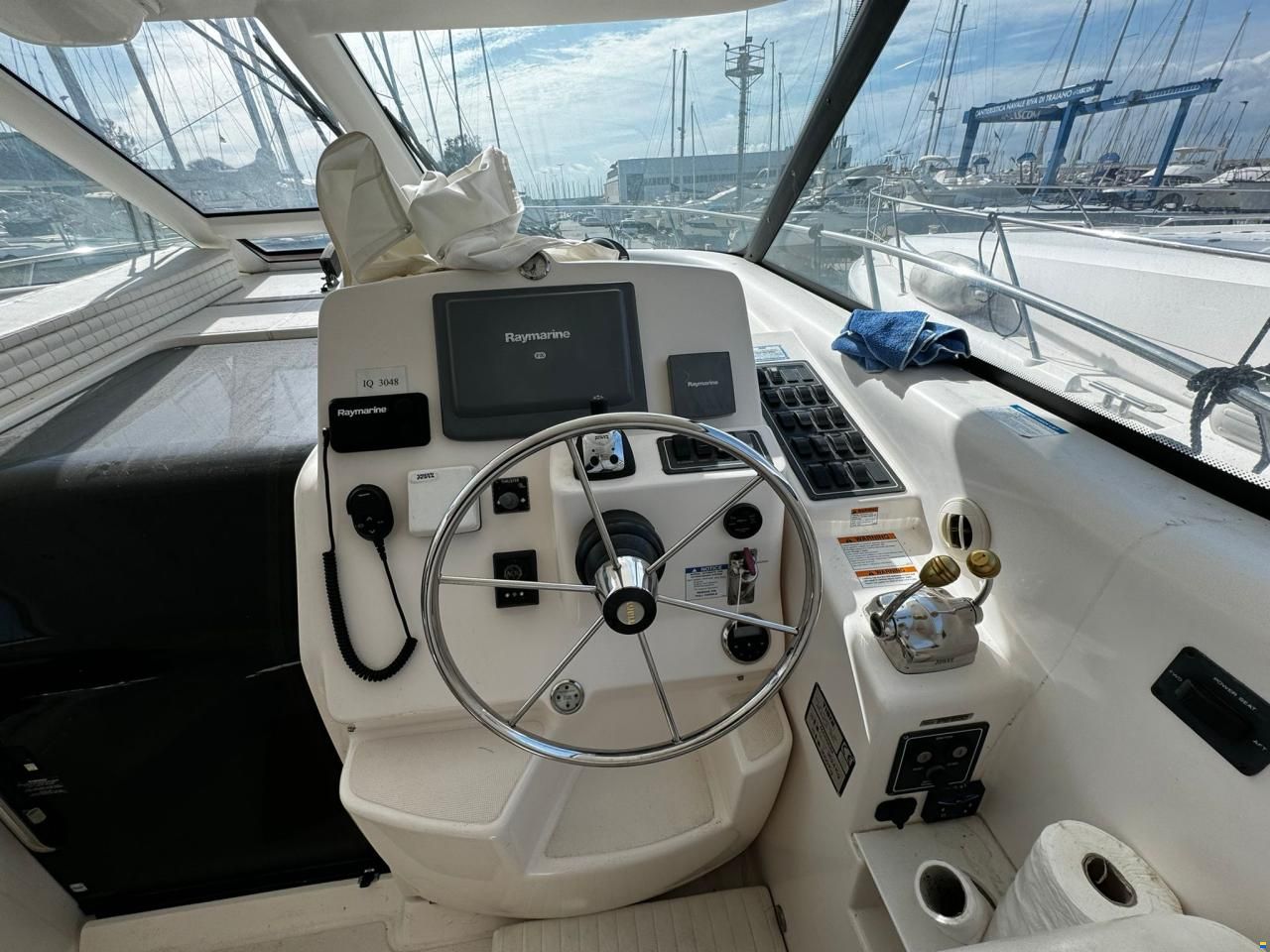 Tiara Sovran 4300