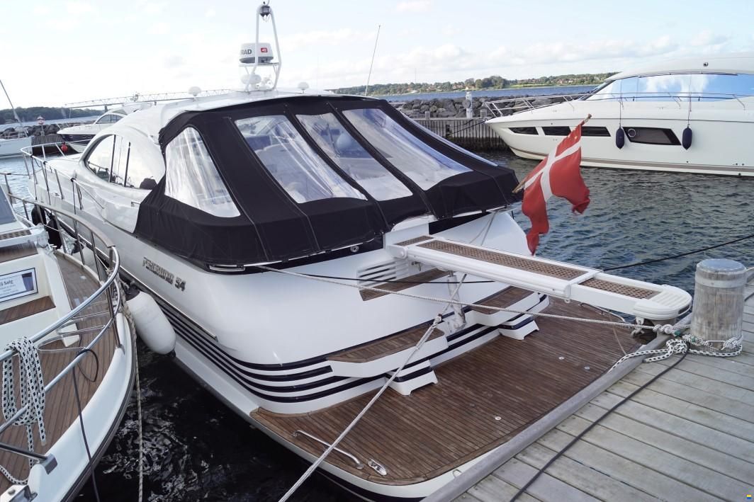 Pershing 54