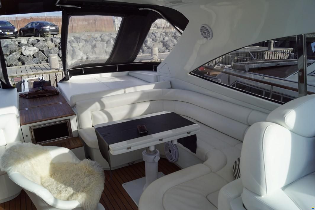 Pershing 54