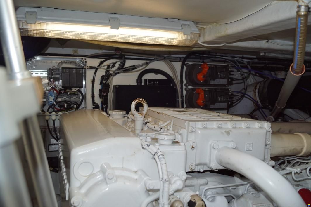 Pershing 54