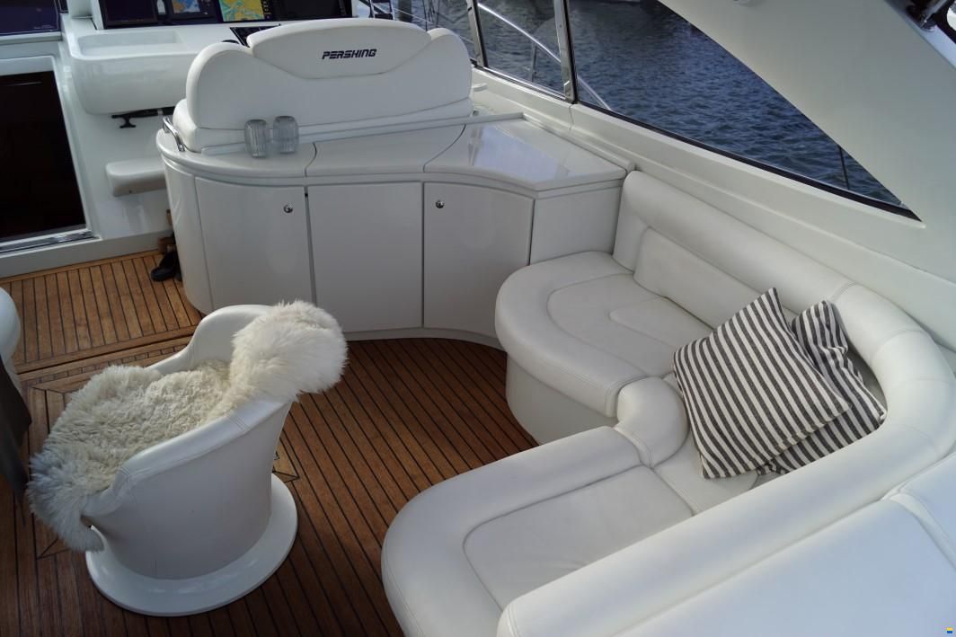 Pershing 54