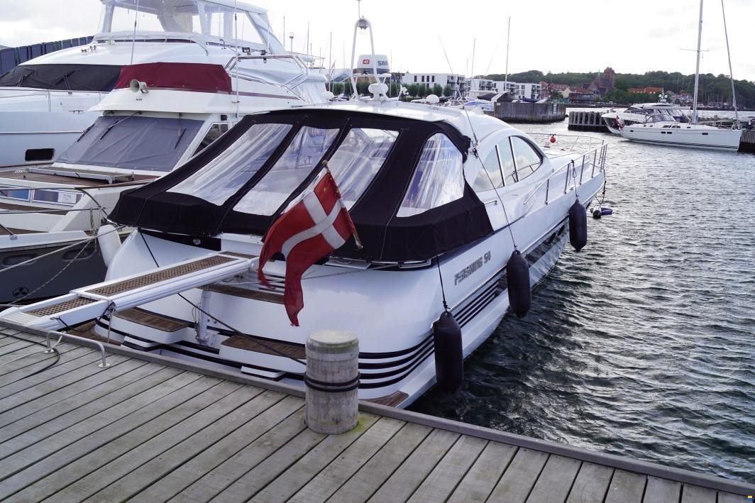 Pershing 54