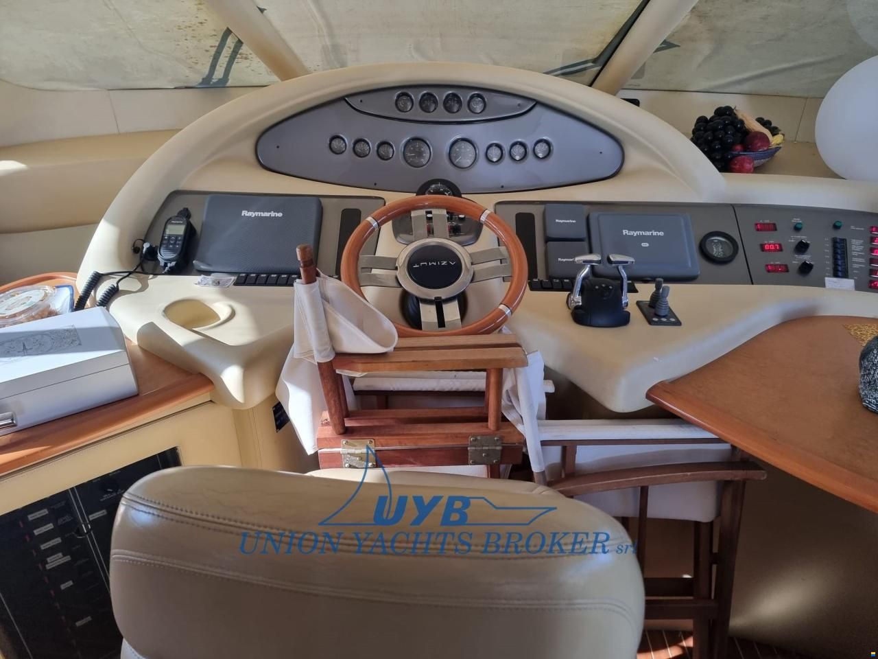 Azimut 62