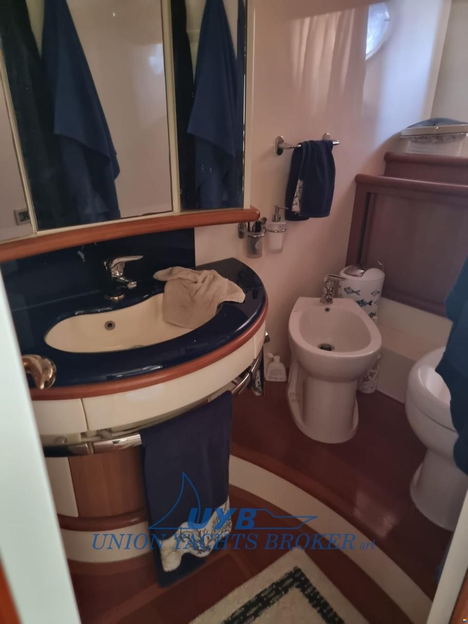 Azimut 62