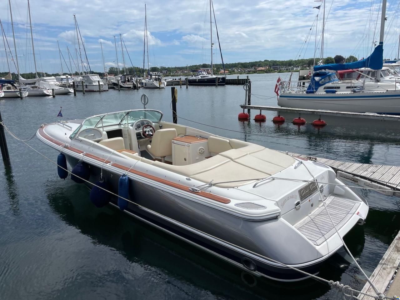 Chris Craft Corsair 25