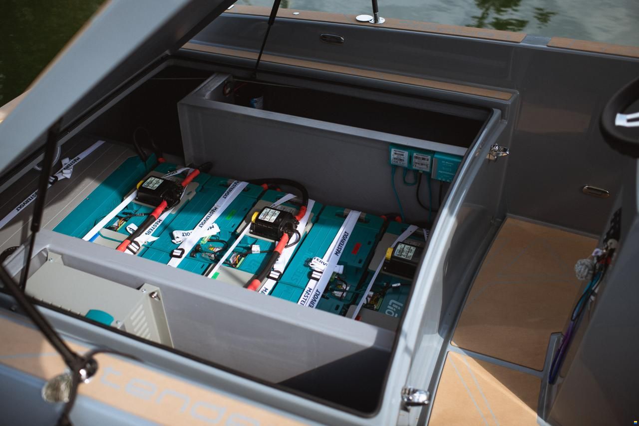 Heinrich Tender06E Molabo