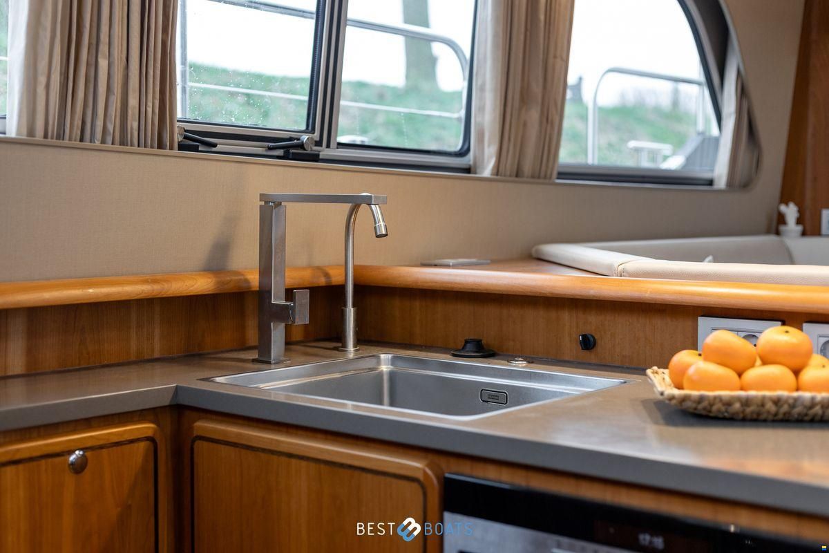 Linssen Grand Sturdy 500 AC Wheelhouse Long Top