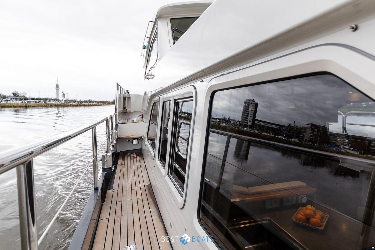 Linssen Grand Sturdy 500 AC Wheelhouse Long Top