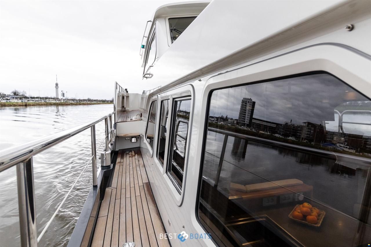 Linssen Grand Sturdy 500 AC Wheelhouse Long Top