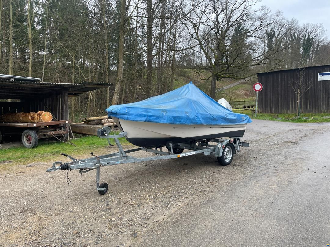 Sportboot (35 PS) und div. Zubehör