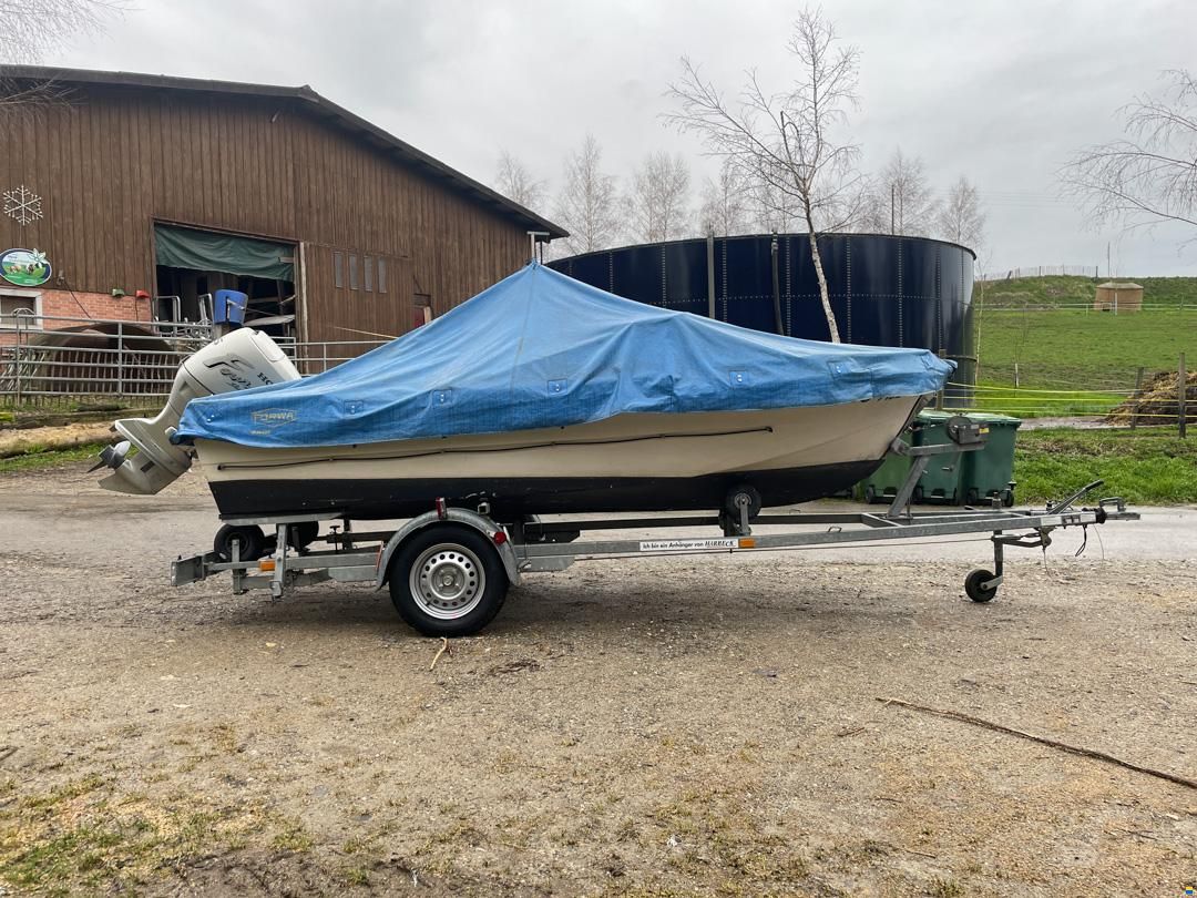 Sportboot (35 PS) und div. Zubehör