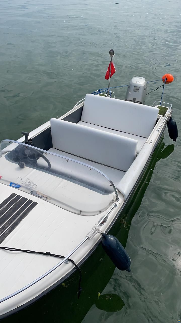 Sportboot (35 PS) und div. Zubehör