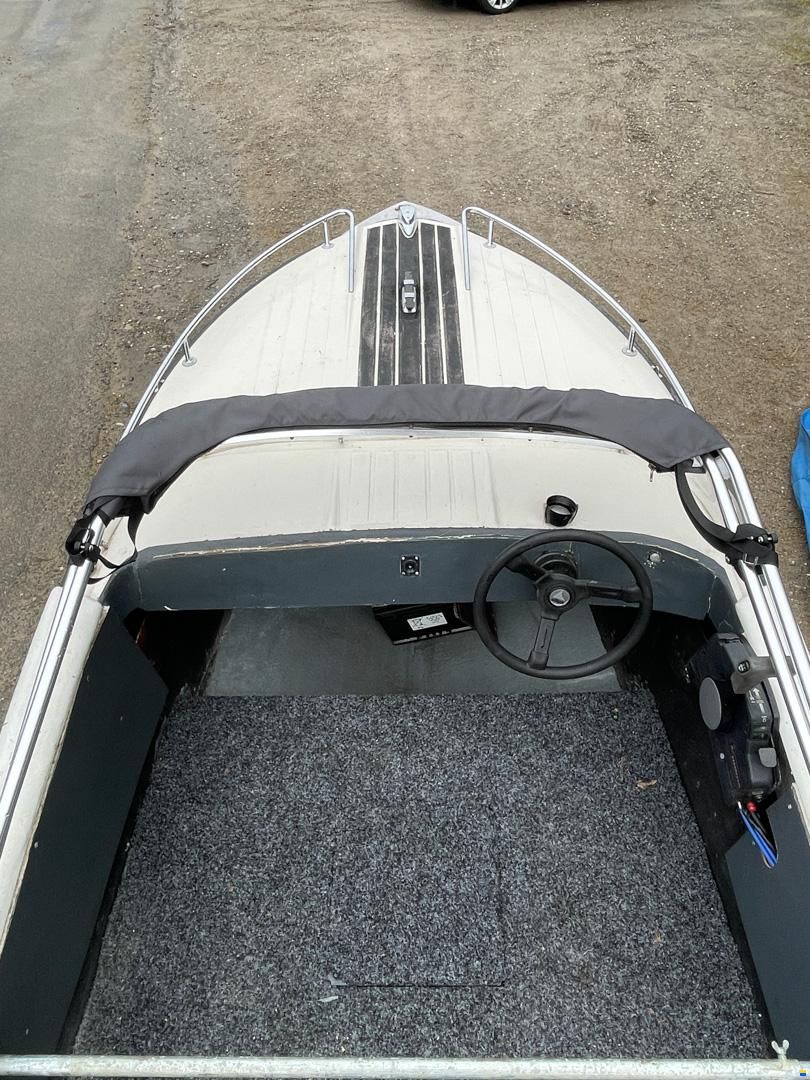 Sportboot (35 PS) und div. Zubehör