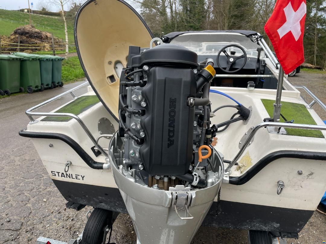 Sportboot (35 PS) und div. Zubehör