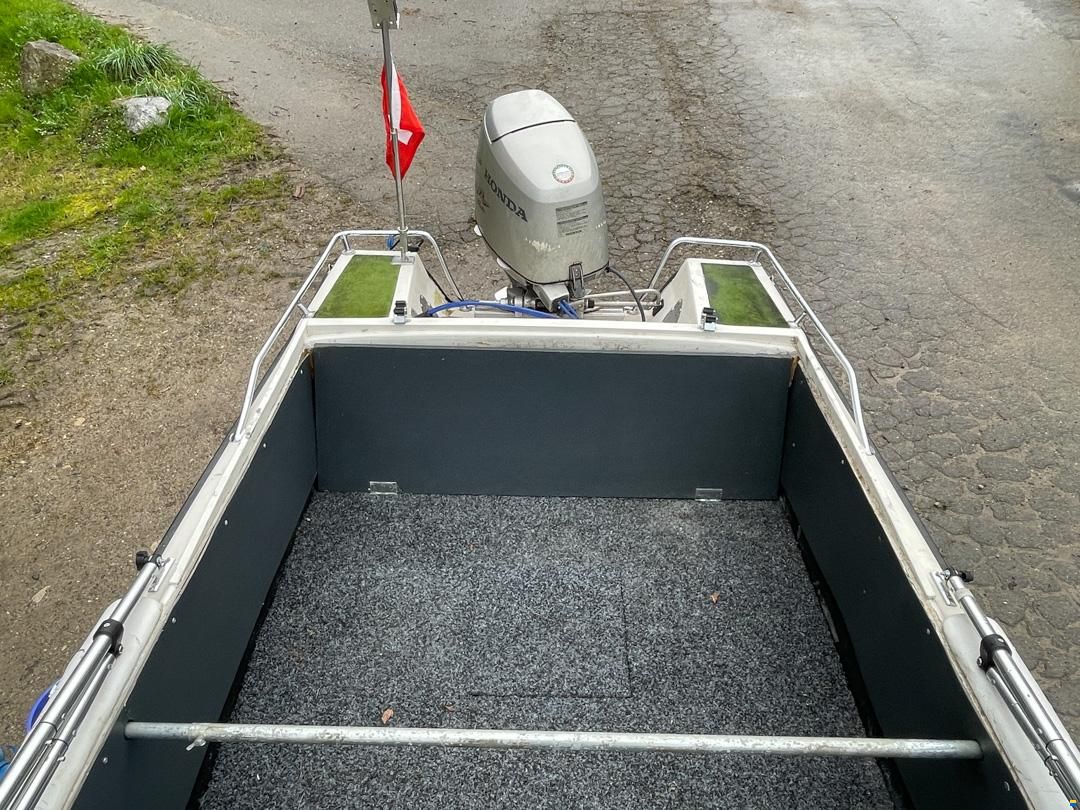 Sportboot (35 PS) und div. Zubehör