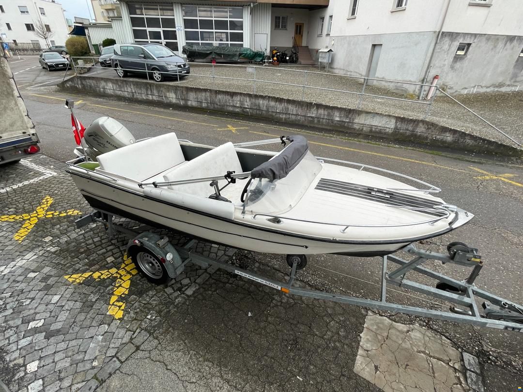 Sportboot (35 PS) und div. Zubehör