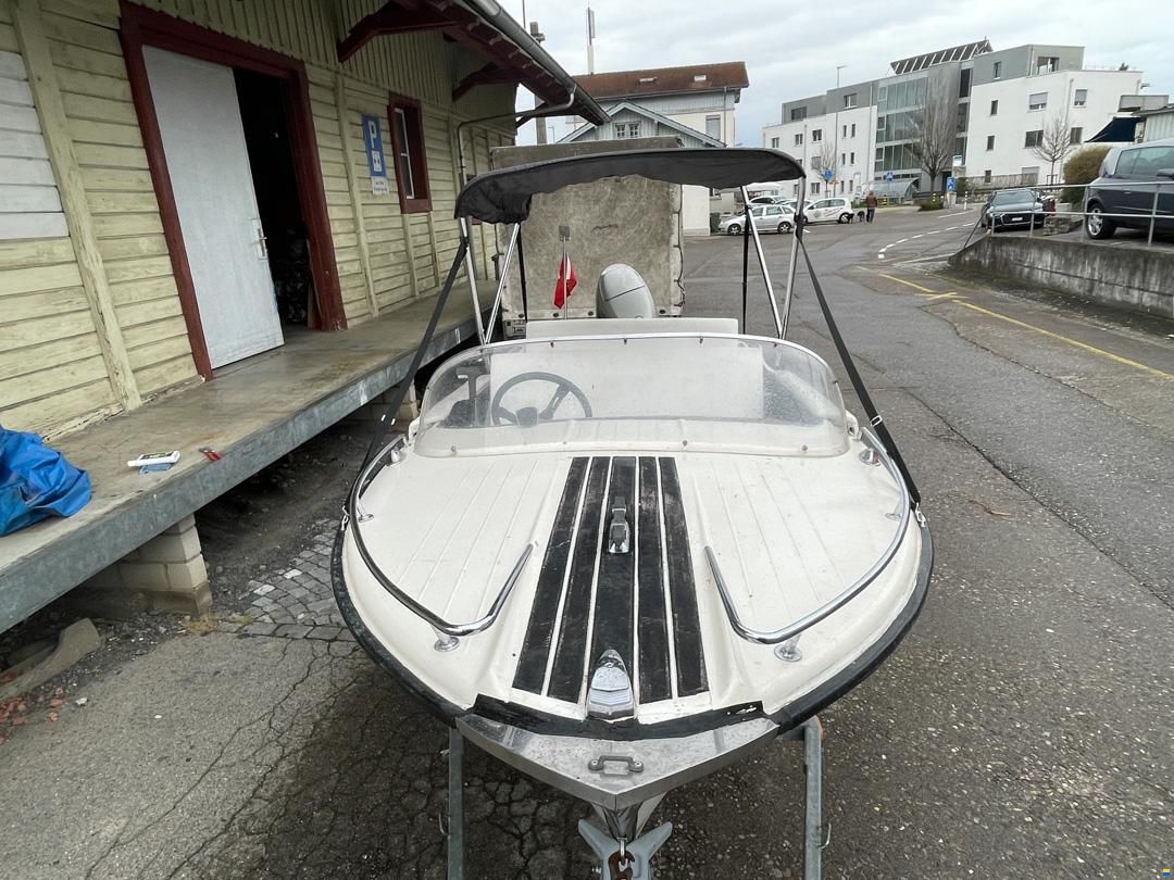 Sportboot (35 PS) und div. Zubehör