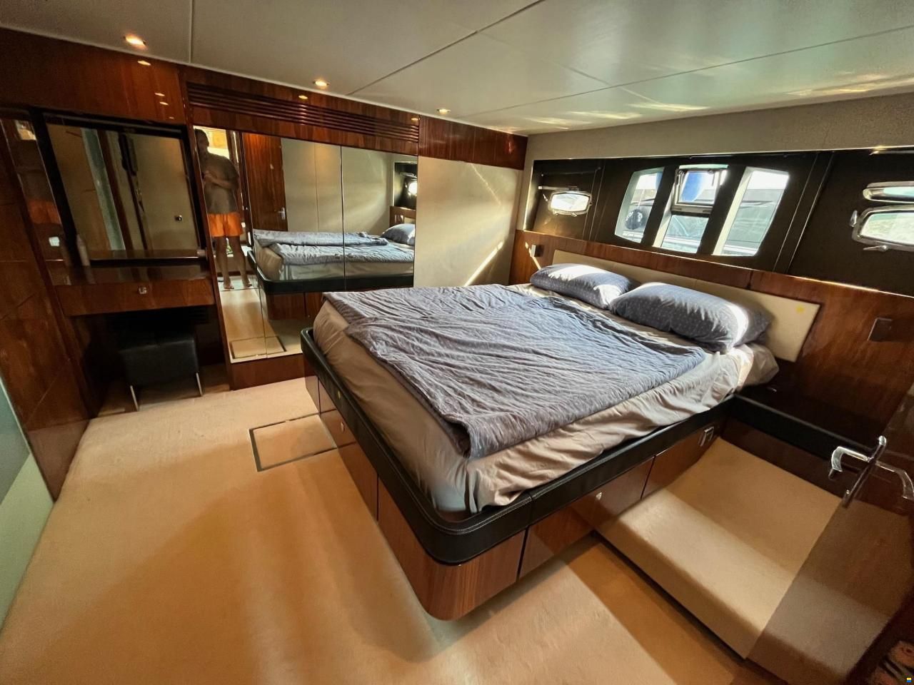 Fairline Squadron 65