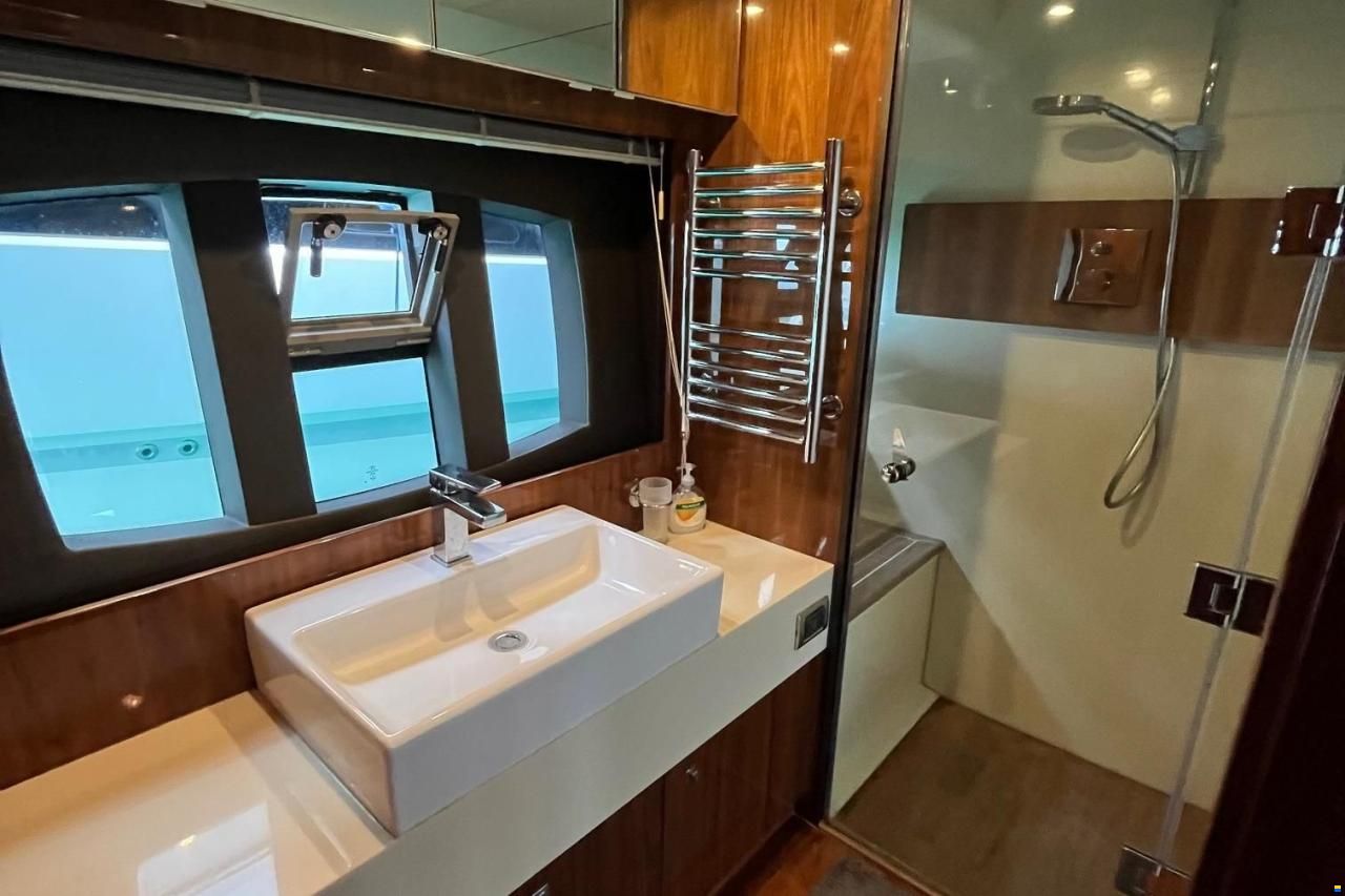Fairline Squadron 65