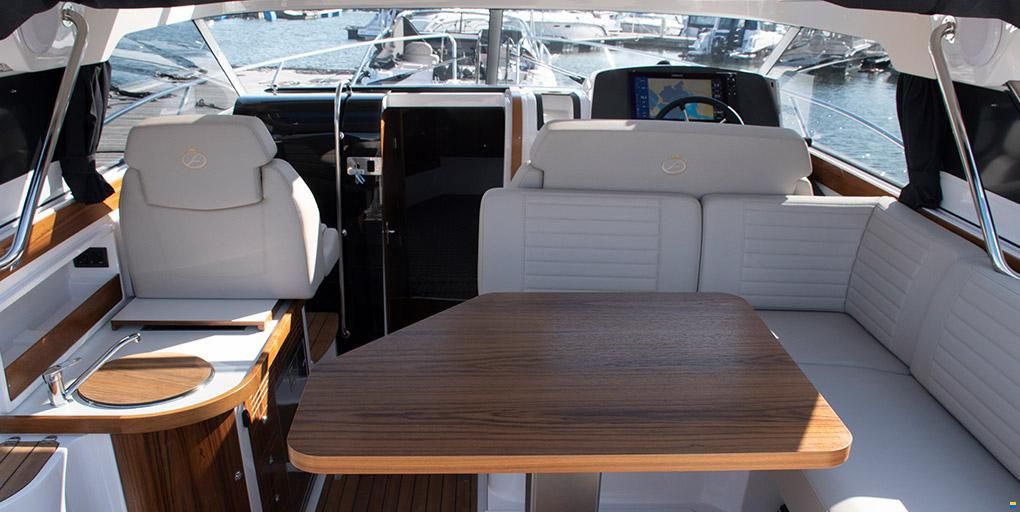 Aquador 300 Hard Top