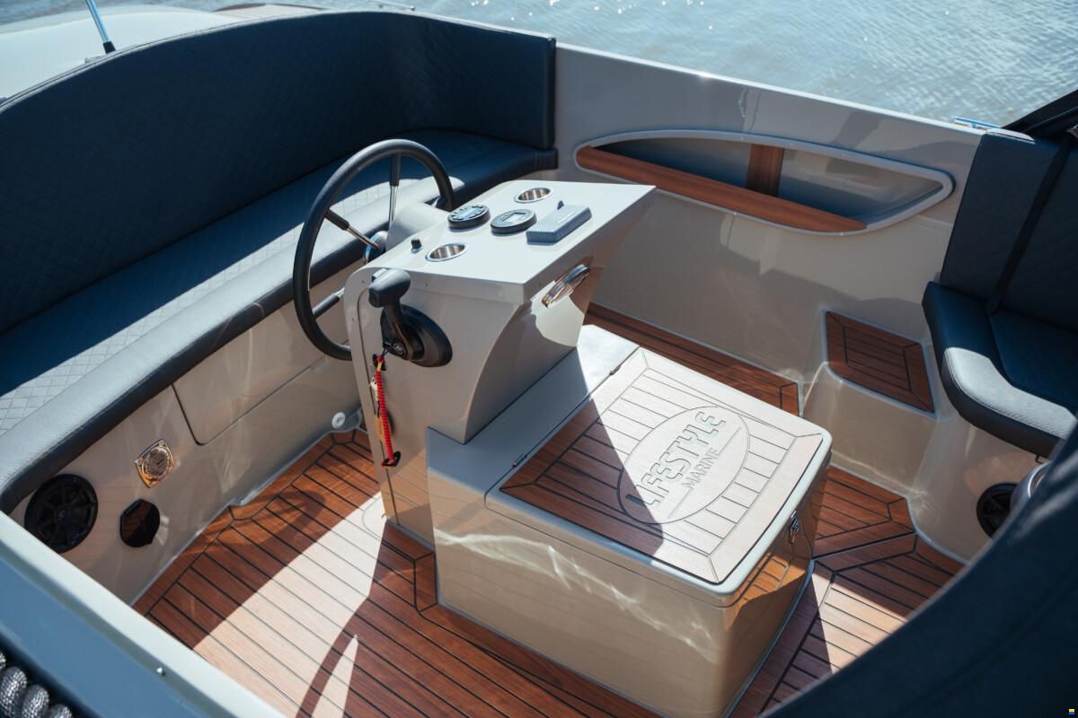 Lifestyle Marine 650 Tender