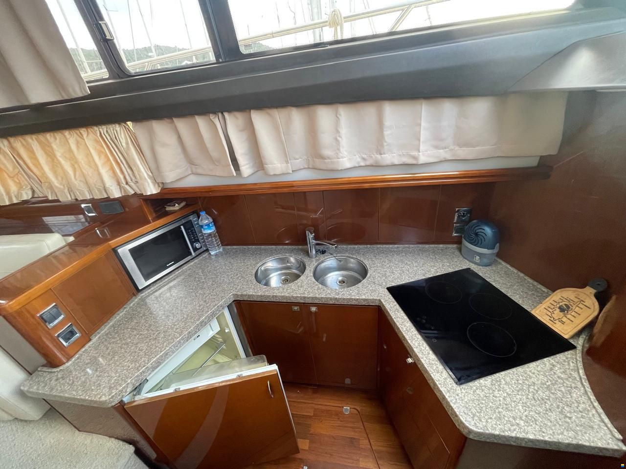 Princess 42 Flybridge