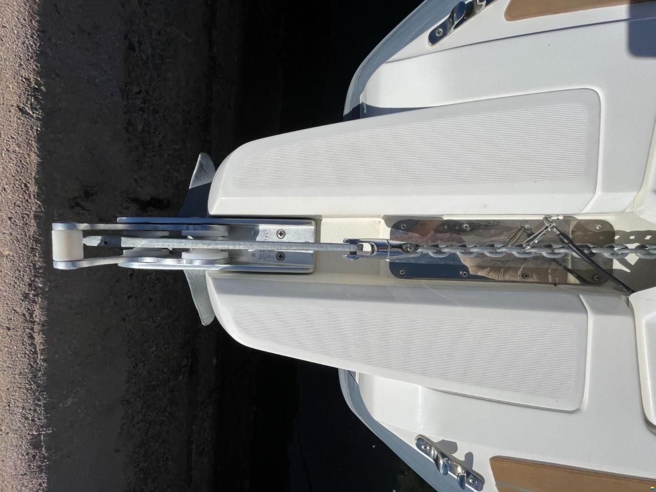 Capelli TEMPEST 775