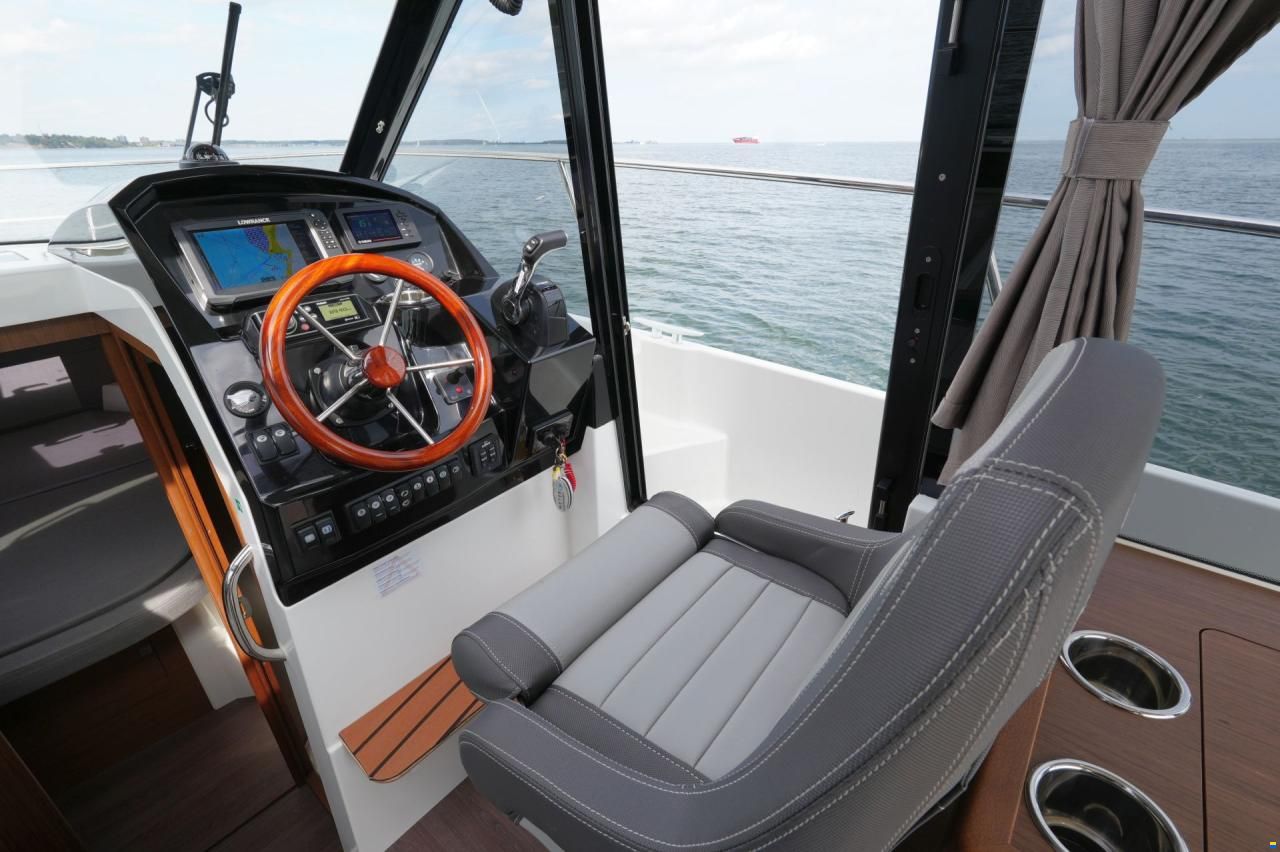 Jeanneau Merry Fisher 895