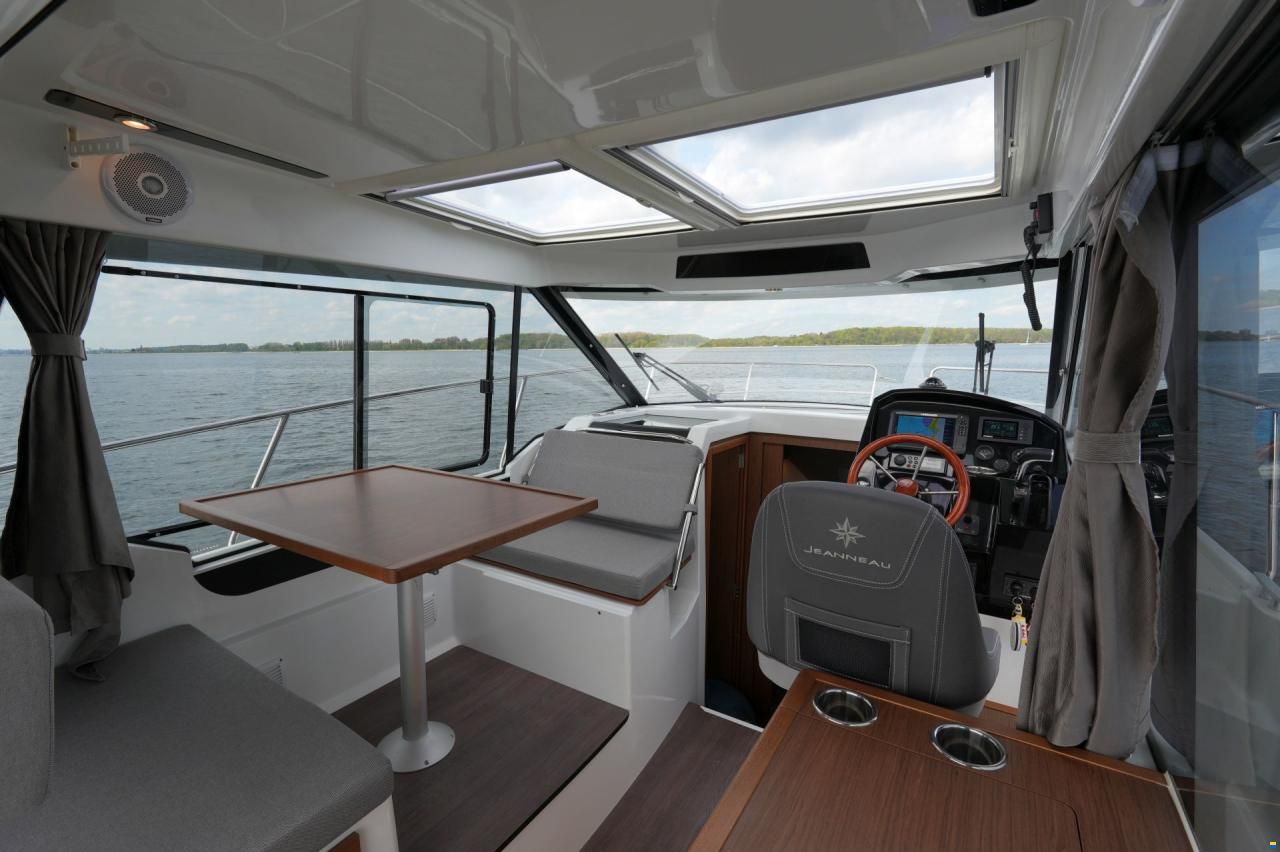 Jeanneau Merry Fisher 895