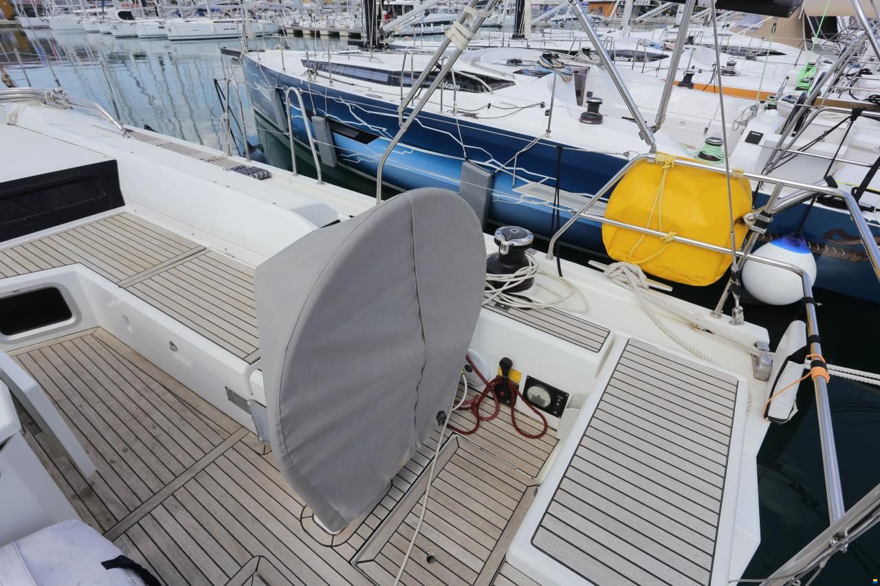 Beneteau Oceanis 51.1