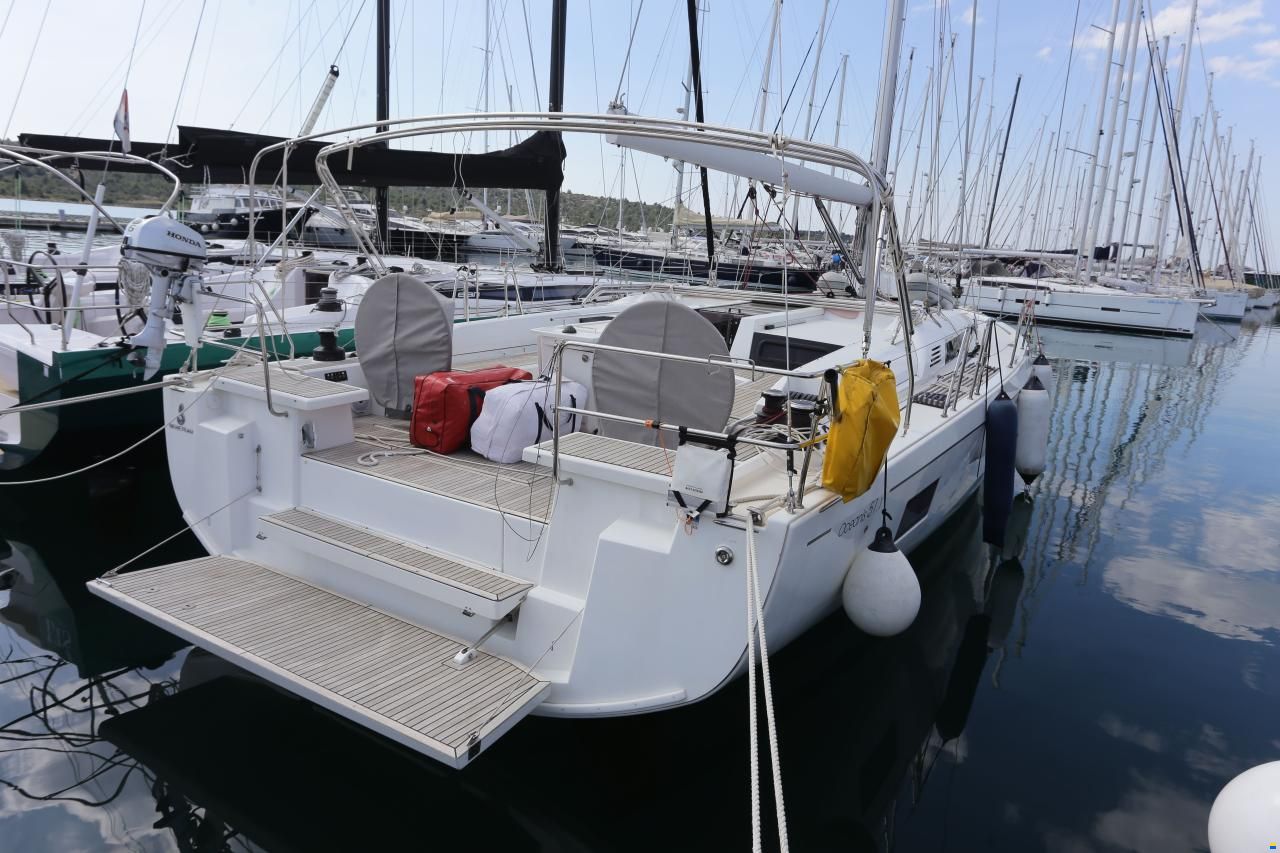 Beneteau Oceanis 51.1