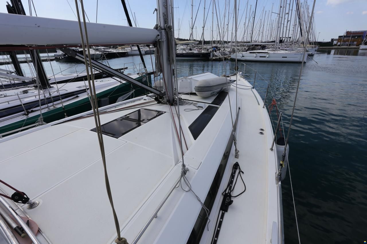 Beneteau Oceanis 51.1