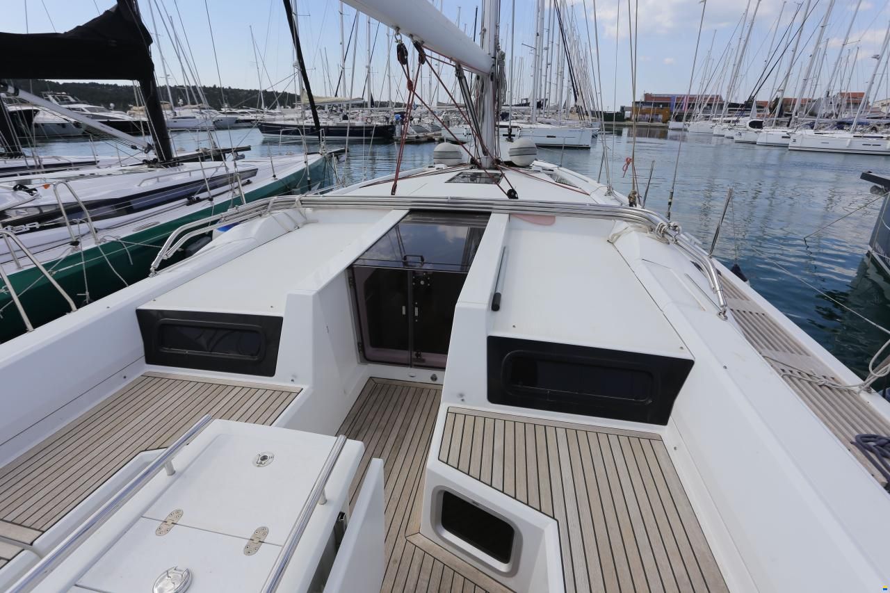 Beneteau Oceanis 51.1