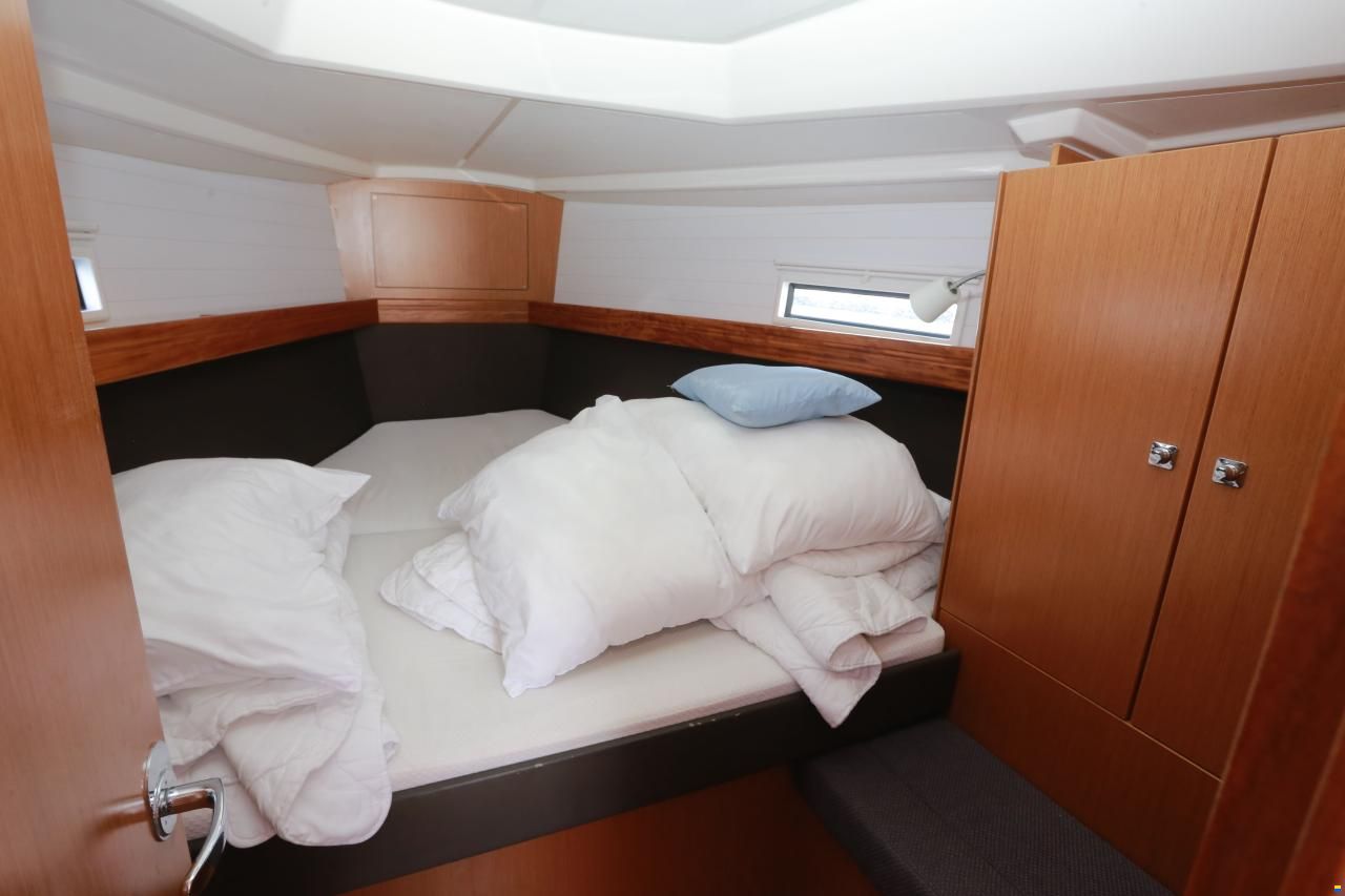Bavaria Cruiser 37