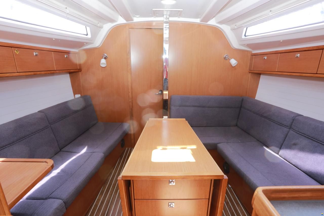 Bavaria Cruiser 37