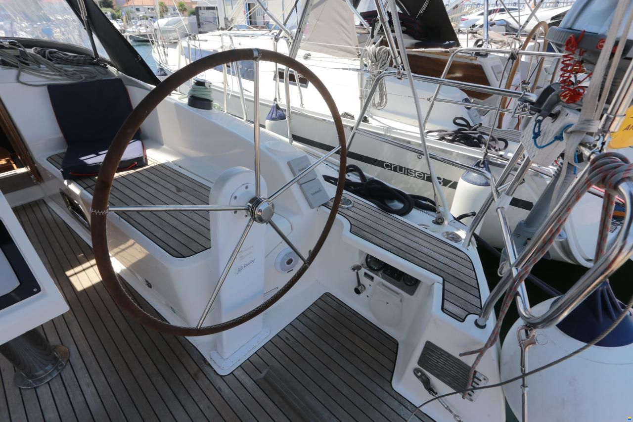 Bavaria Cruiser 37