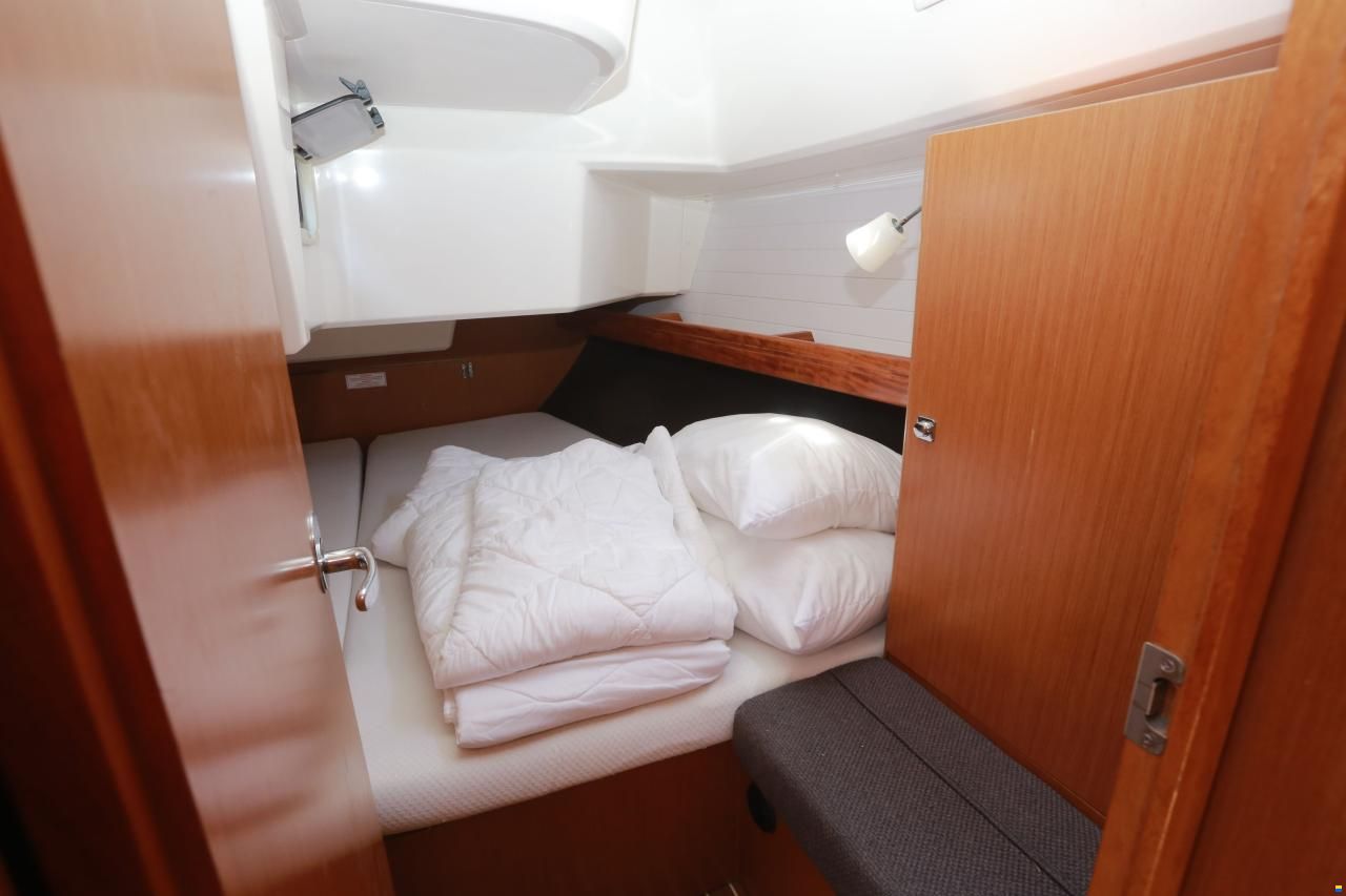 Bavaria Cruiser 37