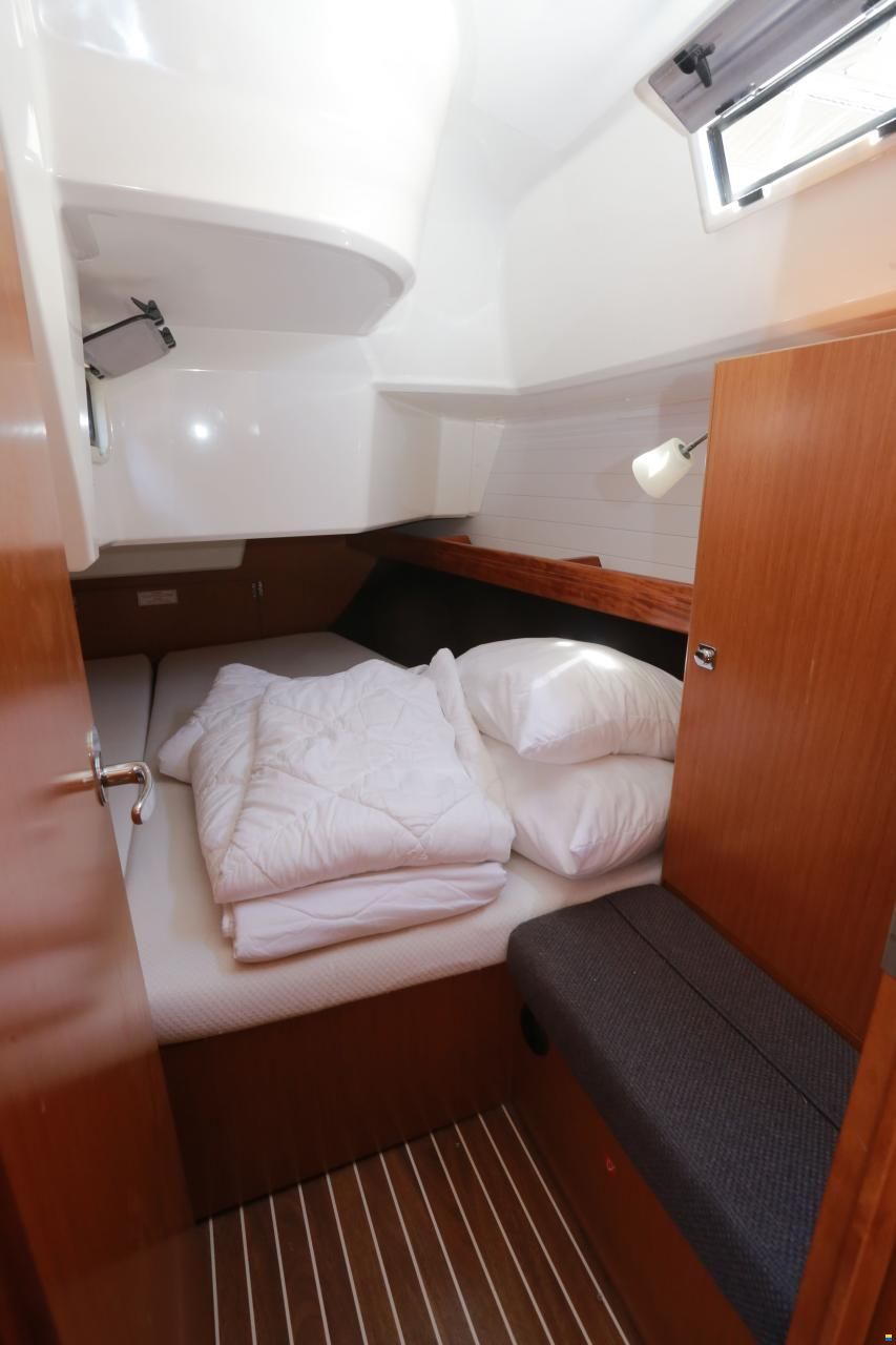 Bavaria Cruiser 37