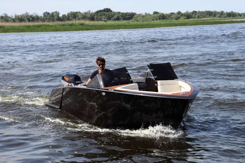 VTS Boats Flying Shark 5.7