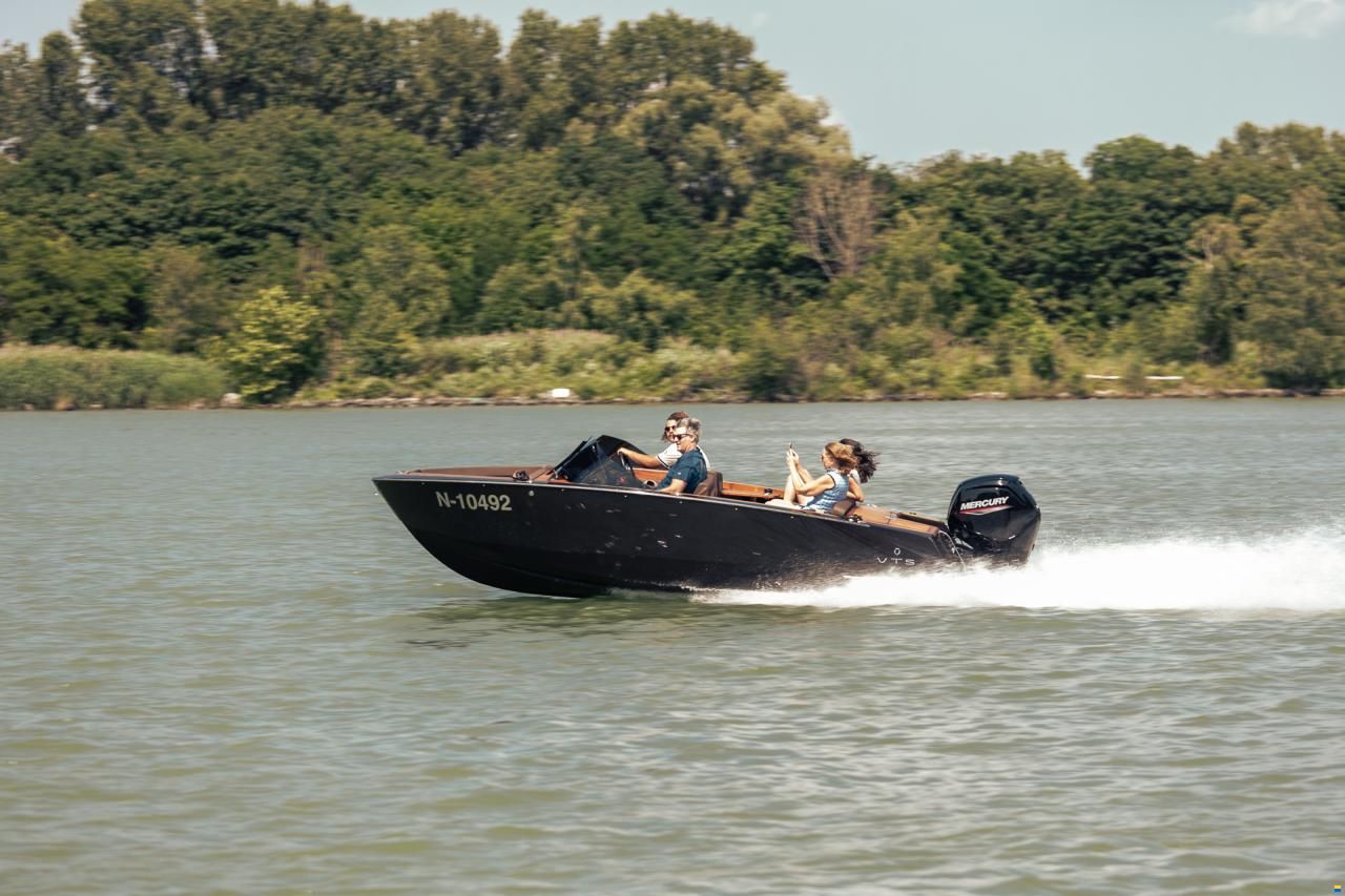VTS Boats Flying Shark 5.7