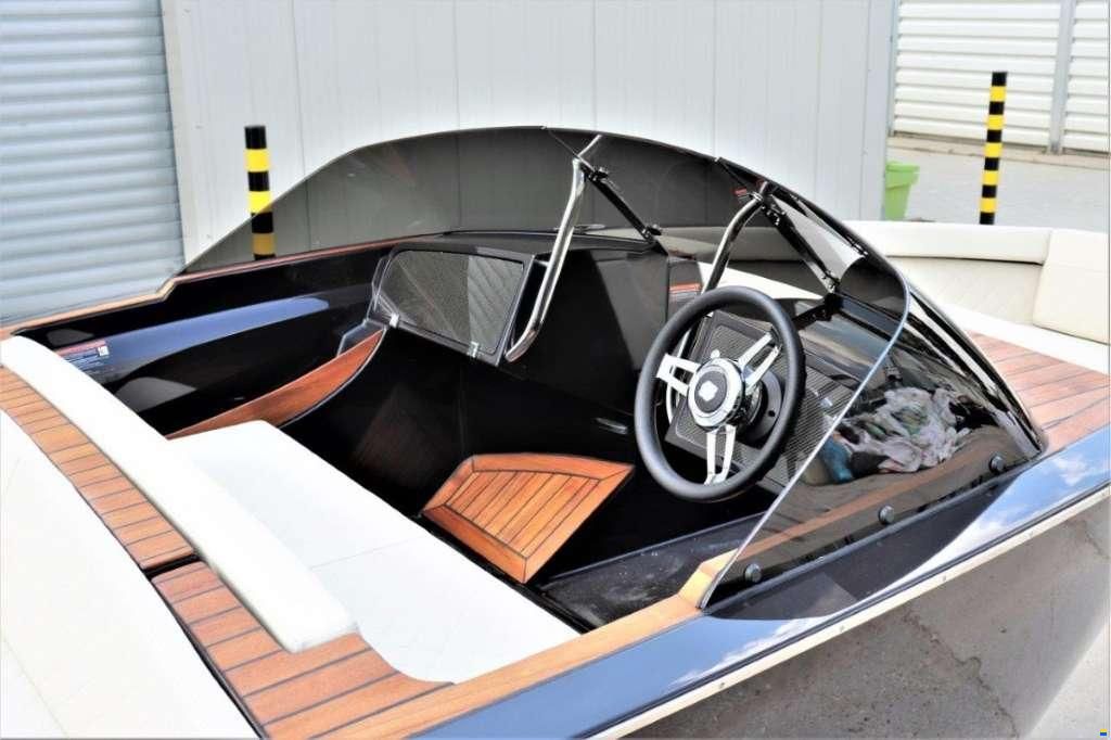 VTS Boats Flying Shark 5.7
