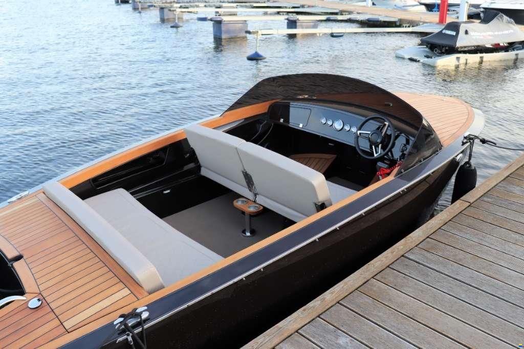 VTS Boats Flying Shark 5.7