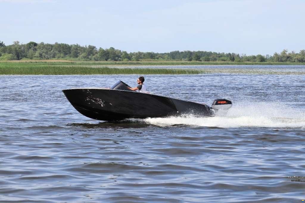 VTS Boats Flying Shark 5.7