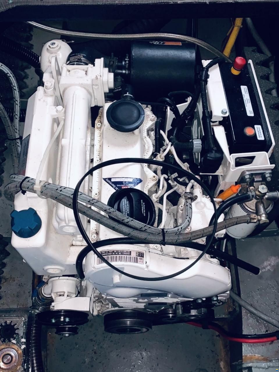 Motoryacht Hausboot Refit Liegeplatz