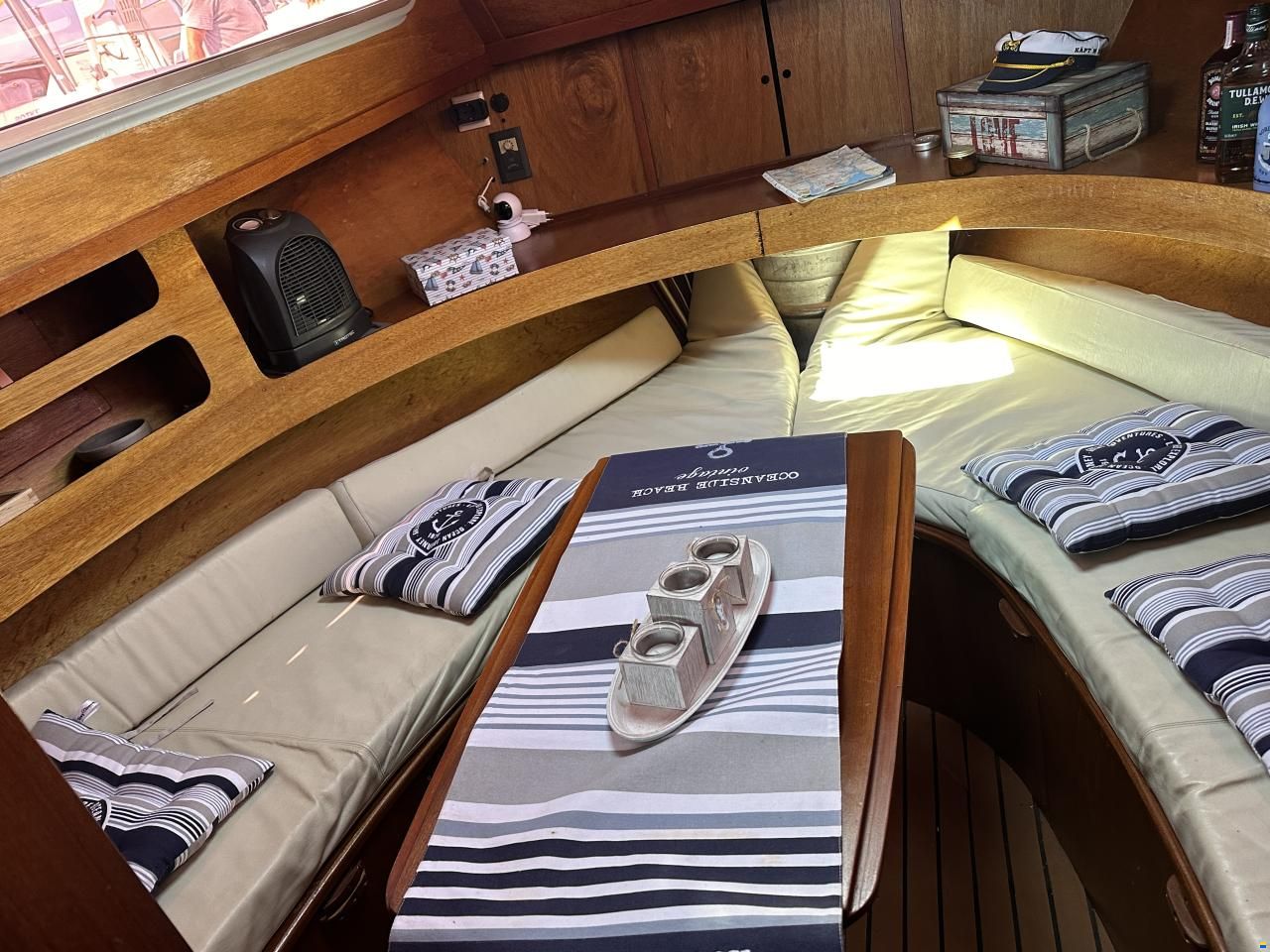 Motoryacht Hausboot Refit Liegeplatz